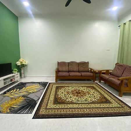 Homestay Kak Tiy Kuala Terengganu Ngoại thất bức ảnh