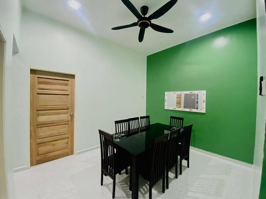 Homestay Kak Tiy Kuala Terengganu Ngoại thất bức ảnh